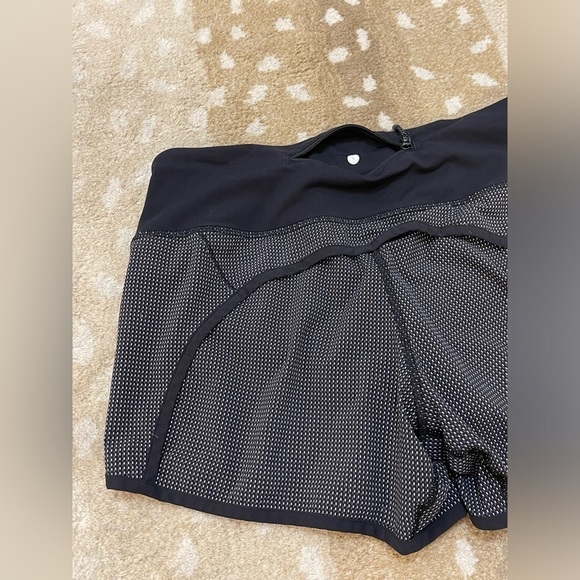 Lululemon Athletica speed shorts black and white Dottie women’s size 4 - Picture 5 of 5